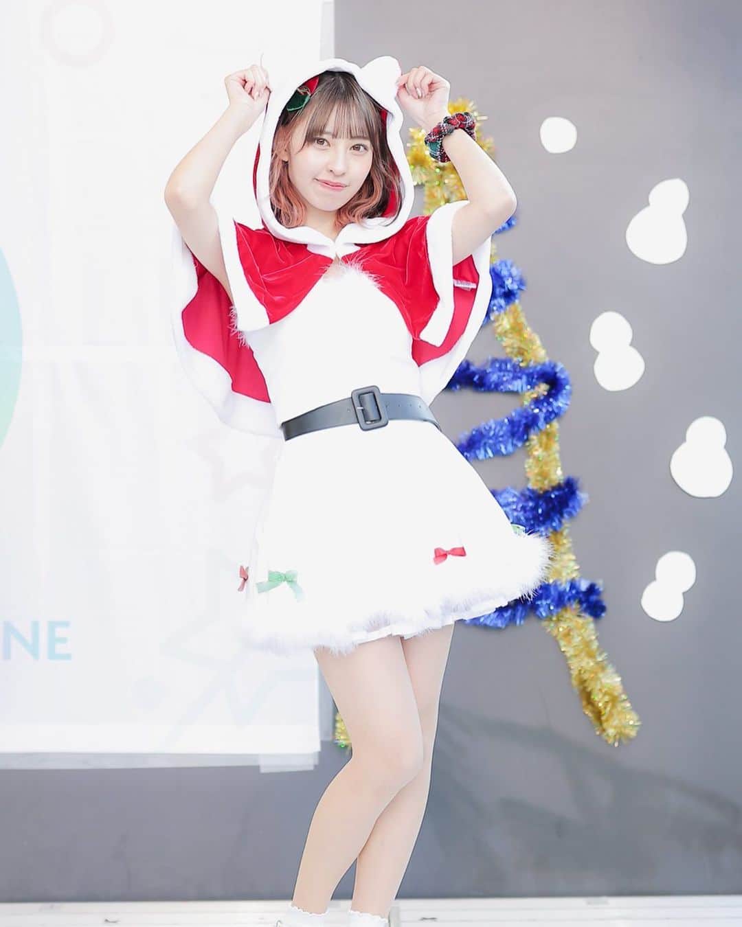 沖口優奈のインスタグラム：「少し遅めのサンタさん」
