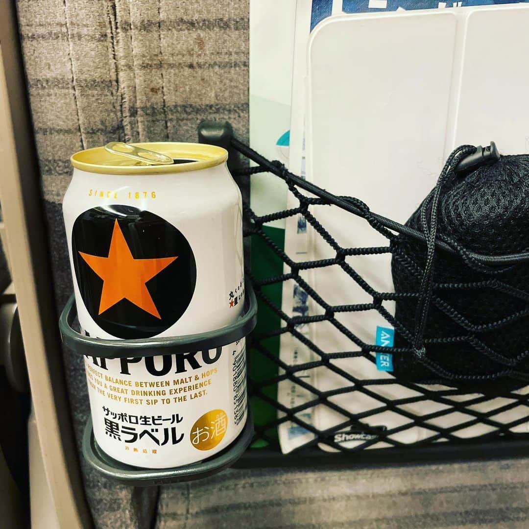 三吉ツカサのインスタグラム：「センパイにビール買ってもらった。 さぁ東京に帰ろう。 #満足」