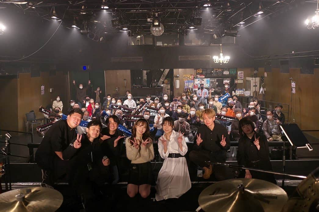 下尾礼子のインスタグラム：「2022.12.29  Special Band Show Two Man Live @江坂MUSE  会場へお越しの方、 配信をご覧の皆様、 そして素敵な企画に呼んで下さった 主催の大知さん、 ありがとうございました！  最高のハコと素敵なバンドサウンド、 沢山のお客さんの前で パフォーマンス出来て 本当に幸せでした😭 私の成長が今回伝わってたら 嬉しいです☺️ 終演後には初見の方も来てくださって 新しく私の事を知ってくれたと思うと とても嬉しかったです🥰 2022年を締めくくるライブに 出来た気がします😳 もっともっと成長していきい…！ また来年も下尾礼子を よろしくお願いします！ 皆様良いお年を😌   #江坂MUSE  #下尾礼子  #バンド  #シンガーソングライター   #シンガー  #大阪  #ライブ  #江坂  #冨金原佑菜   #パフォーマートオブミュージック」