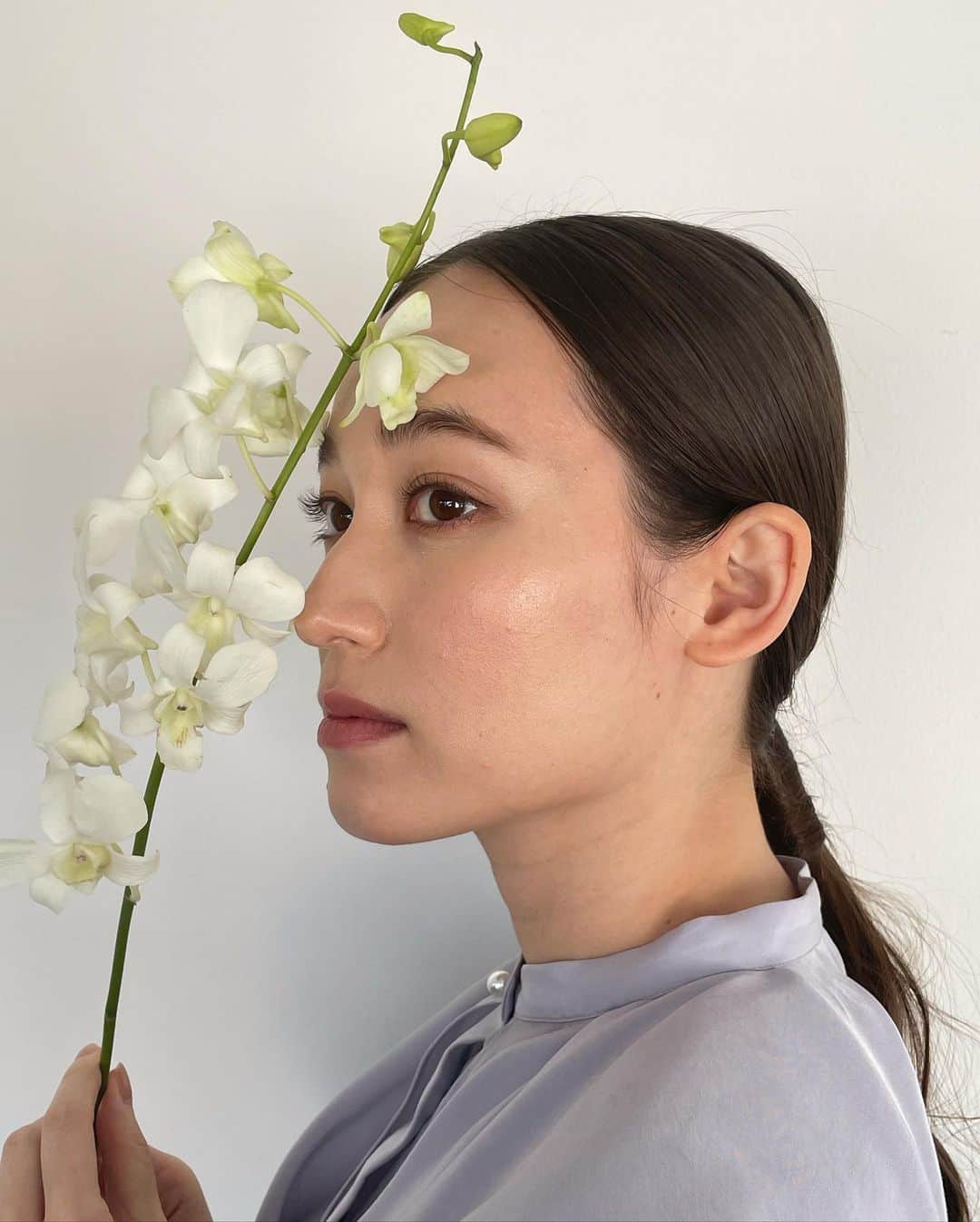 吉野マリアのインスタグラム：「. 先日仕事納めました🌷✨ . . #makeup #flower」