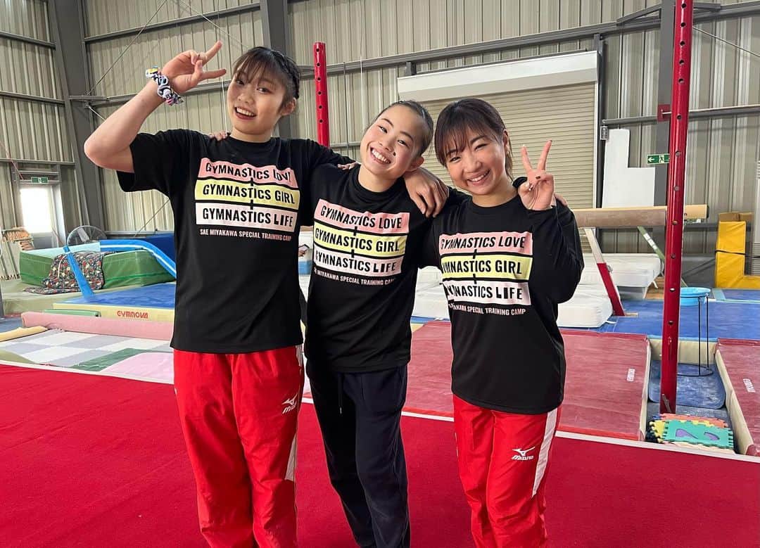 寺本明日香のインスタグラム：「第2回 SAE MIYAKAWA SPECIAL TRAINING CAMP 私は4日間のうちの2日間 スペシャルゲスト(指導者)として 参加させていただきました。  みんなが一生懸命に取り組む姿勢や たくさん発言する姿に驚きました！  @____miho_u  みほちゃんのダンスレッスン お久しぶりでございました💃✨ 楽しかった🎶  今回参加したメンバーが 今後成長できますように🍀*゜」