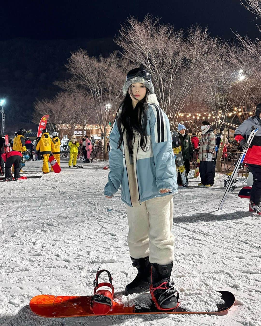 イ・ジスさんのインスタグラム写真 - (イ・ジスInstagram)「눈이 펑펑 내린 첫 스키장 🏂❤️‍🔥 나의 2022 연말로 기억될 행복한 순간이었다」12月30日 21時30分 - xxixuuu