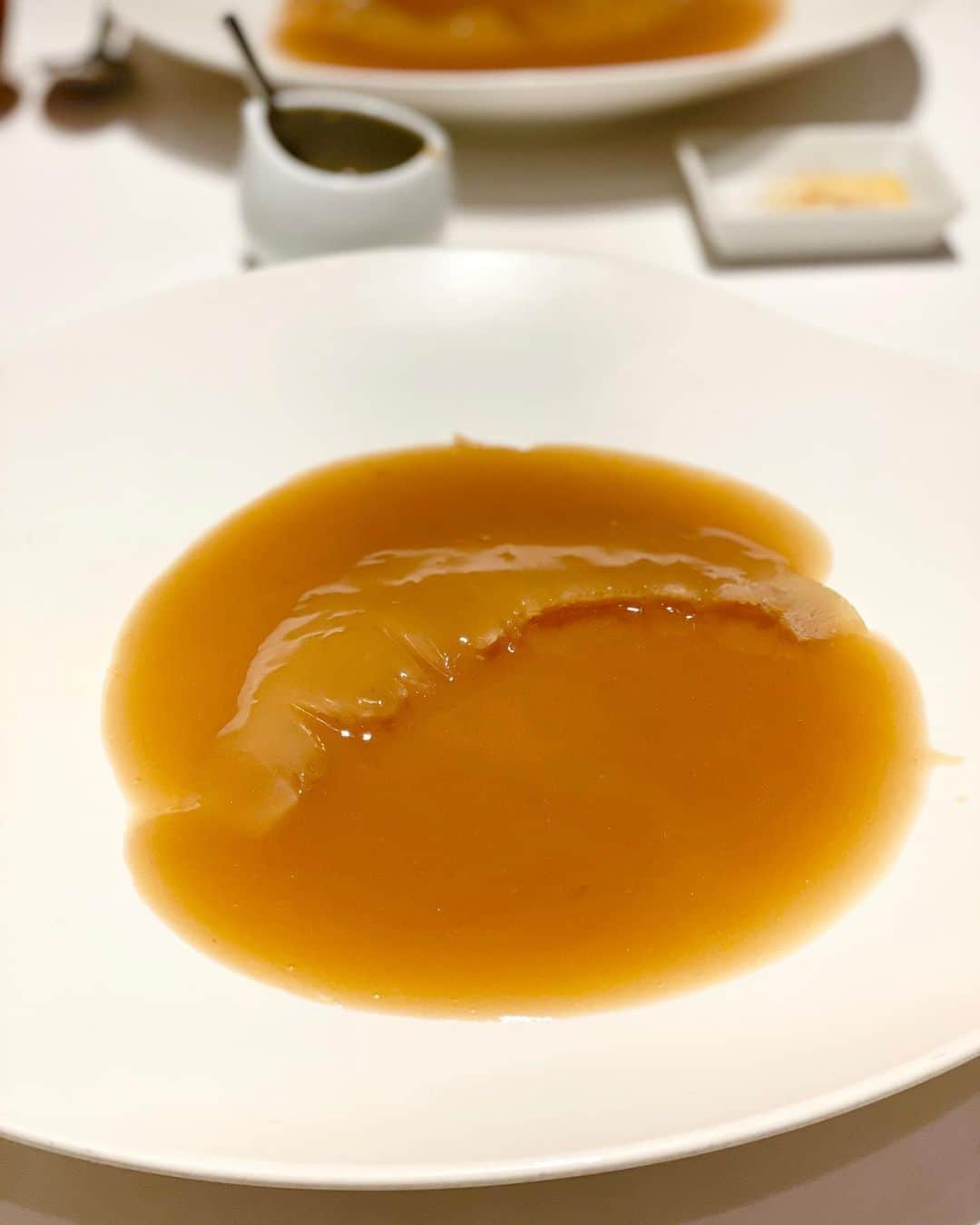 nobukoのインスタグラム：「行ってみたかったMASA'S KITCHENへ。 今年最後にフカヒレをいただけるとは✨ 海老春巻きも酢豚も美味しかった😋 美味しいもの食べ納めとBDをお祝いできて嬉しい☺️  #masaskitchen#dinner#chinese#恵比寿」