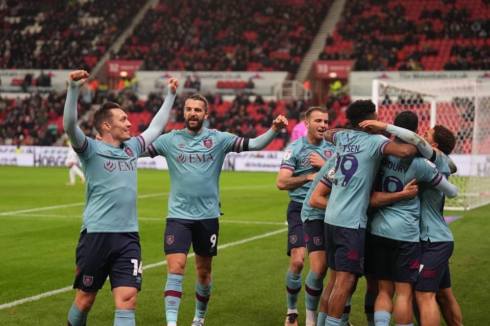 ジェイ・ロドリゲスさんのインスタグラム写真 - (ジェイ・ロドリゲスInstagram)「3 points in the bag ✅ Great way to end the year,  See you in 2023 👀」12月31日 8時23分 - jayrodriguez_9