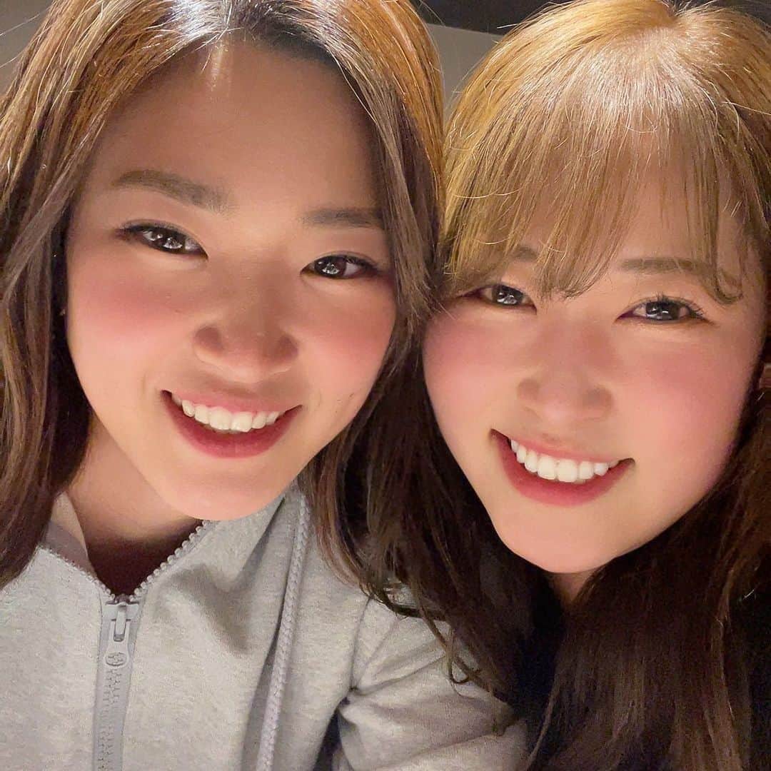 のインスタグラム：「今年のあやちゃん集 えりかの優しいおねぇ 今年もありがとね~😊 🫶🏼@aya_tamura_ 🫶🏼 来年も妹可愛がってください🫠 だいすきだよっ！！ . . #プライベート投稿 #多分初　？ . #3枚目　@oneneeds9caddie  1番楽しそうやん笑笑」