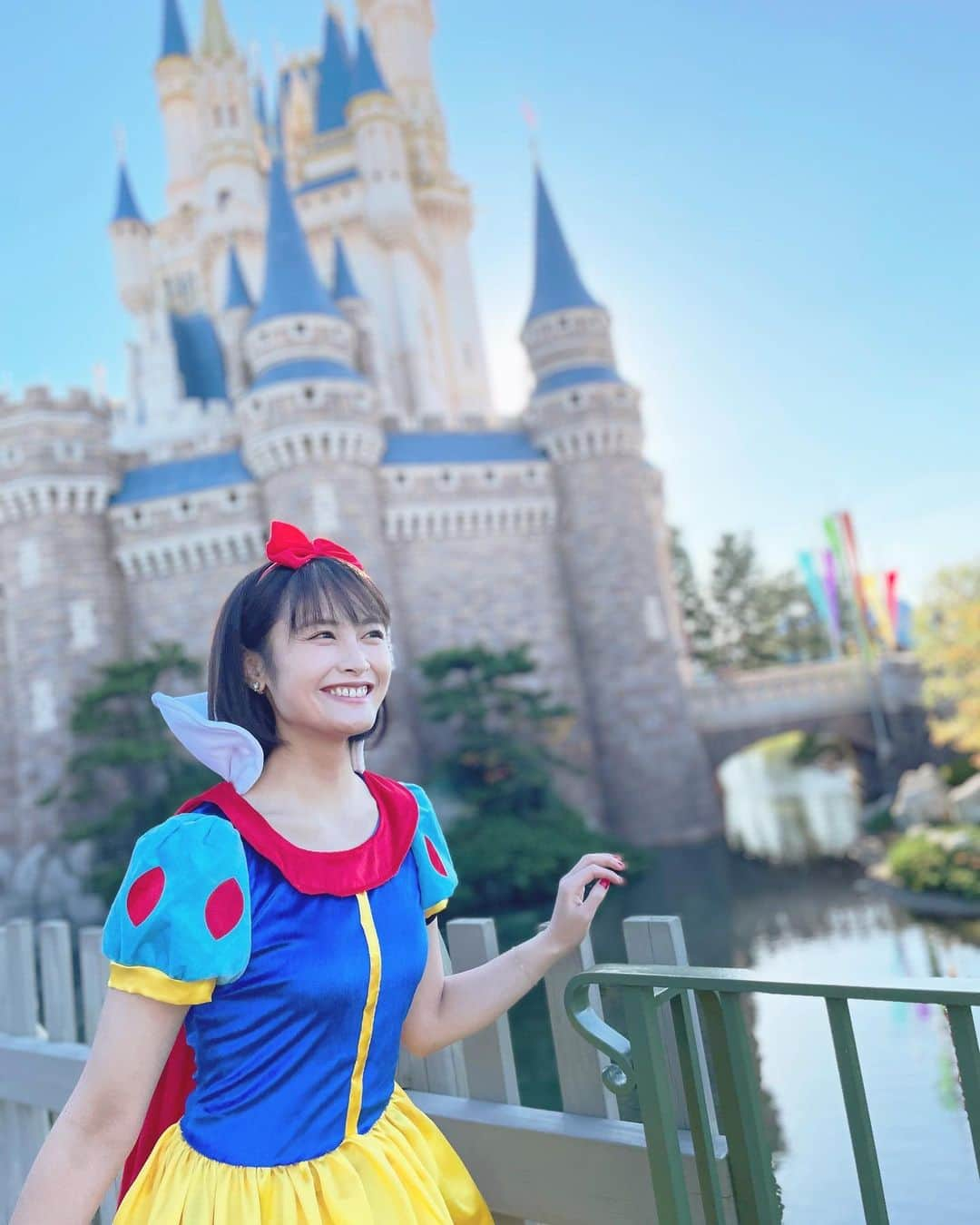 下垣真香さんのインスタグラム写真 - (下垣真香Instagram)「𓂃 Snow White🍎🤍 ⁡ ⁡ #ディズニー #プリンセス #白雪姫 #仮装 #ディズニーランド #ハロウィン #ディズニーハロウィン #Dハロ #ディズニーハロウィーン2022 #思い出 #親友 #disney #princess #snowwhite #disneyland #disneyhalloween #bestfriend #bestie #love #happy」12月31日 2時51分 - madoka_shimogaki