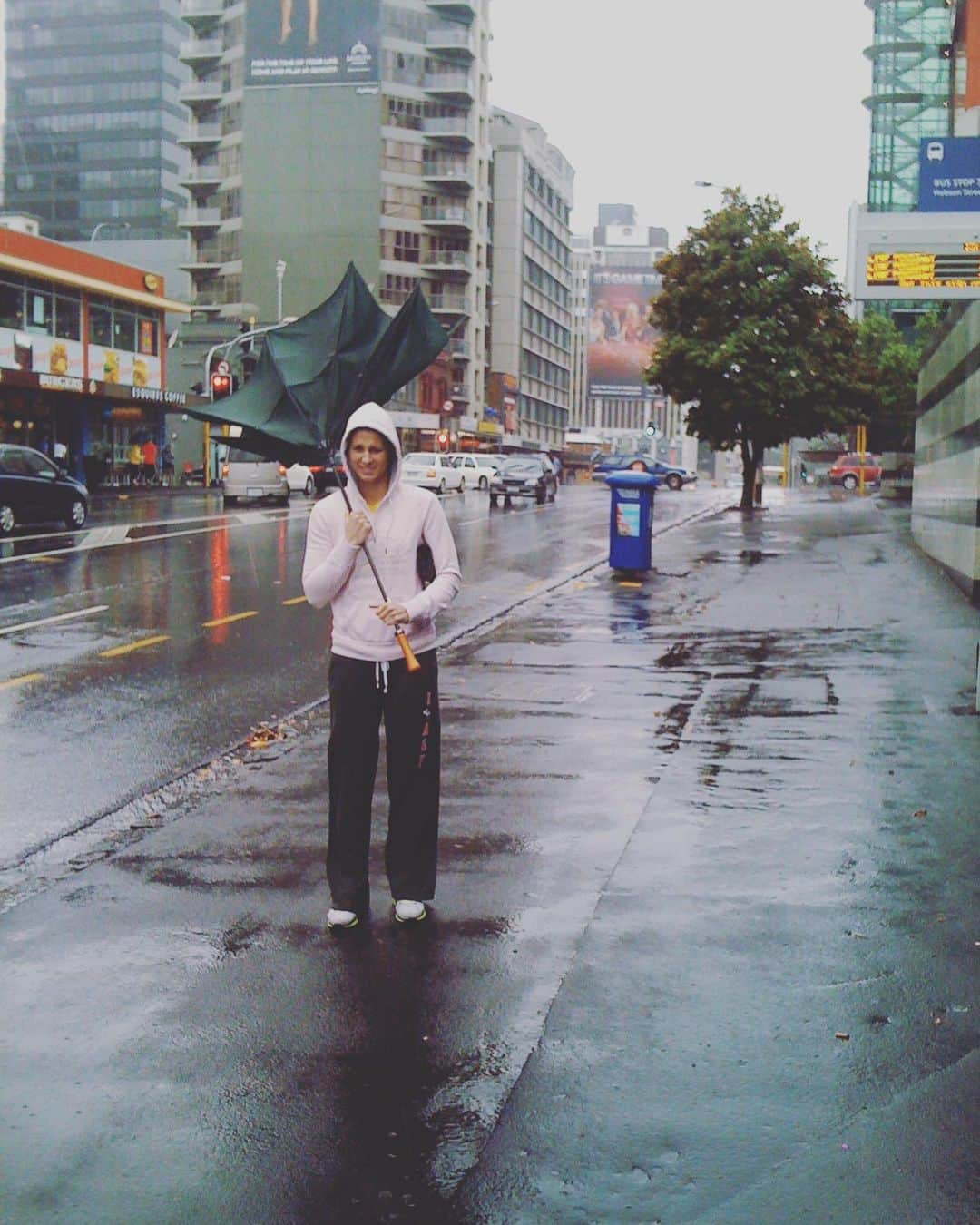 マンデイ・ミネラさんのインスタグラム写真 - (マンデイ・ミネラInstagram)「Remembering the first time and first day i arrived in Auckland/ New Zealand 😉 After many more times back @asbclassic i started to love this country and i hope i‘ll be back one day with my family.👨‍👩‍👧‍👧 will you be there @kiwiszl? 👀」12月31日 4時07分 - mandyminella