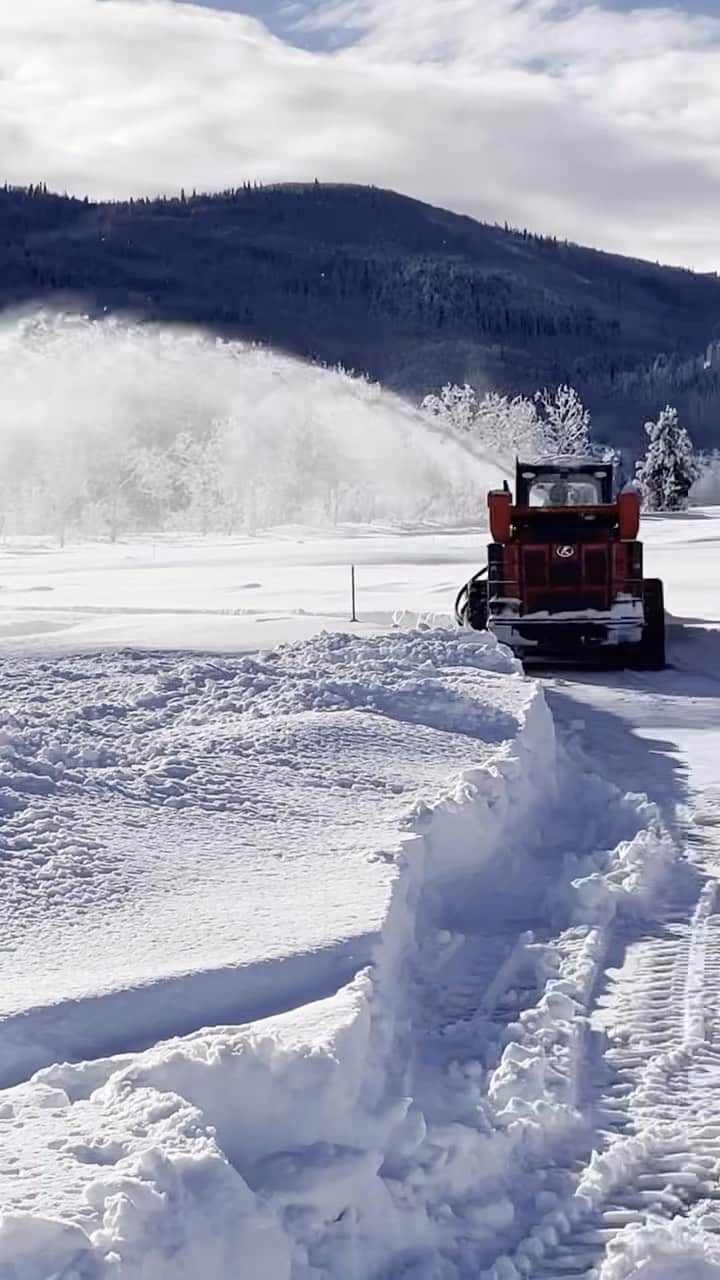 ケン・ブロックのインスタグラム：「It’s been DUMPING snow in Park City, Utah this week with more forecasted for the weekend, and we wouldn’t be able to make it out to the ranch without the @SkiDoo sleds and @KubotaUSA machinery to clear the way! Can’t wait to see how much more powder stacks up over the next few days! #KubotaCountry」