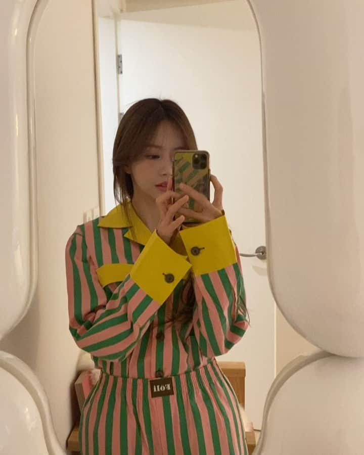 ハン・ボルムのインスタグラム：「다음주 #전참시 우리집 구경시켜 줄게여」
