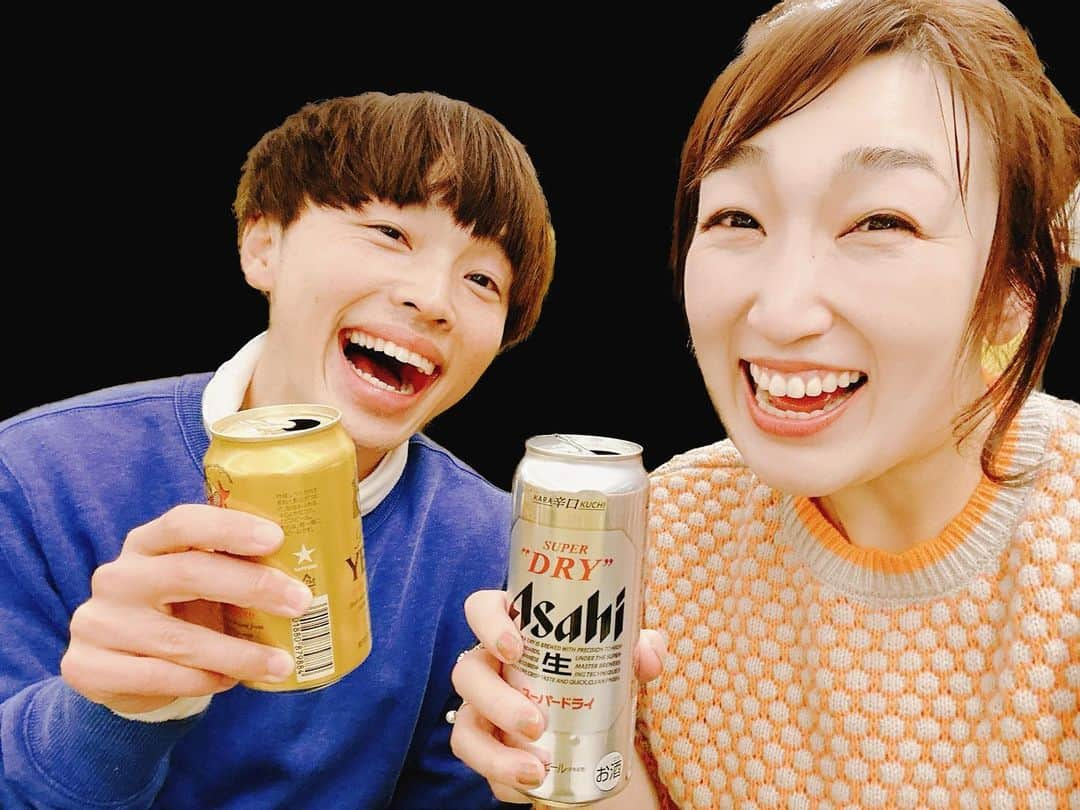 あいすけさんのインスタグラム写真 - (あいすけInstagram)「覚醒プリッとChannel 凱旋ライブ in Chichibu 〜時は来た。地獄の果てまで共存だ！〜  ご来場ありがとうございました！！ 撮影でもお世話になっている秩父のこんな大きな会場でライブができて本当にうれ秩父😭 袴みんないい感じじゃーん！！ なんか一日通して色んなことやったなぁ～！綺麗なペンライト！グッズも買っていただき感謝です！！充実感えぐいでーす！  一日一日を大切に！！ 最高の2023年が始まった！！！ 今年もよろしくお願いします！！！  #プリッとChannel #凱旋ライブ #楽屋でまじずっと食べてた#ほんとごめんなさい#秩父は食欲増進する土地 #あごキングハピバ#6周年#ケーキありがとうございます🌈 #ハリピくん#ポテくまくん#今回は金魚くんと乾杯😆🍻」1月29日 11時49分 - aisuke.aokiai