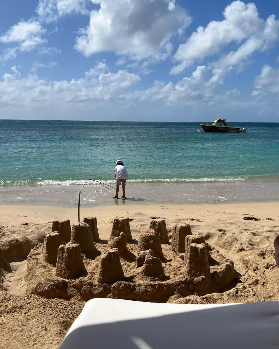 カヤ・スコデラリオさんのインスタグラム写真 - (カヤ・スコデラリオInstagram)「A little delayed drop of my trip to Antigua over Christmas.   Sunsets, cuddles, good food & lifelong memories with my little one & @klariza_clayton 🫶」1月29日 10時03分 - kayascods