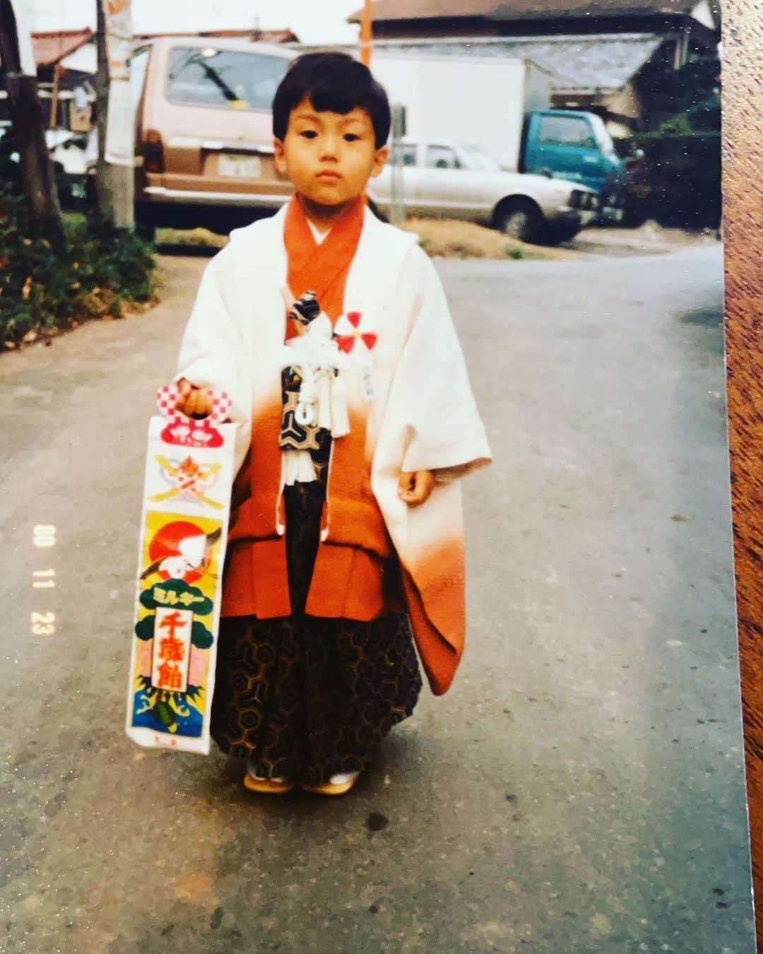 ムロツヨシのインスタグラム：「本日より大河ドラマ 「どうする家康」にて この子が木下藤吉郎、秀吉を演じます この子のために観てやってくださると 嬉しいおじさんです 皆さま、良い感じの日曜を」
