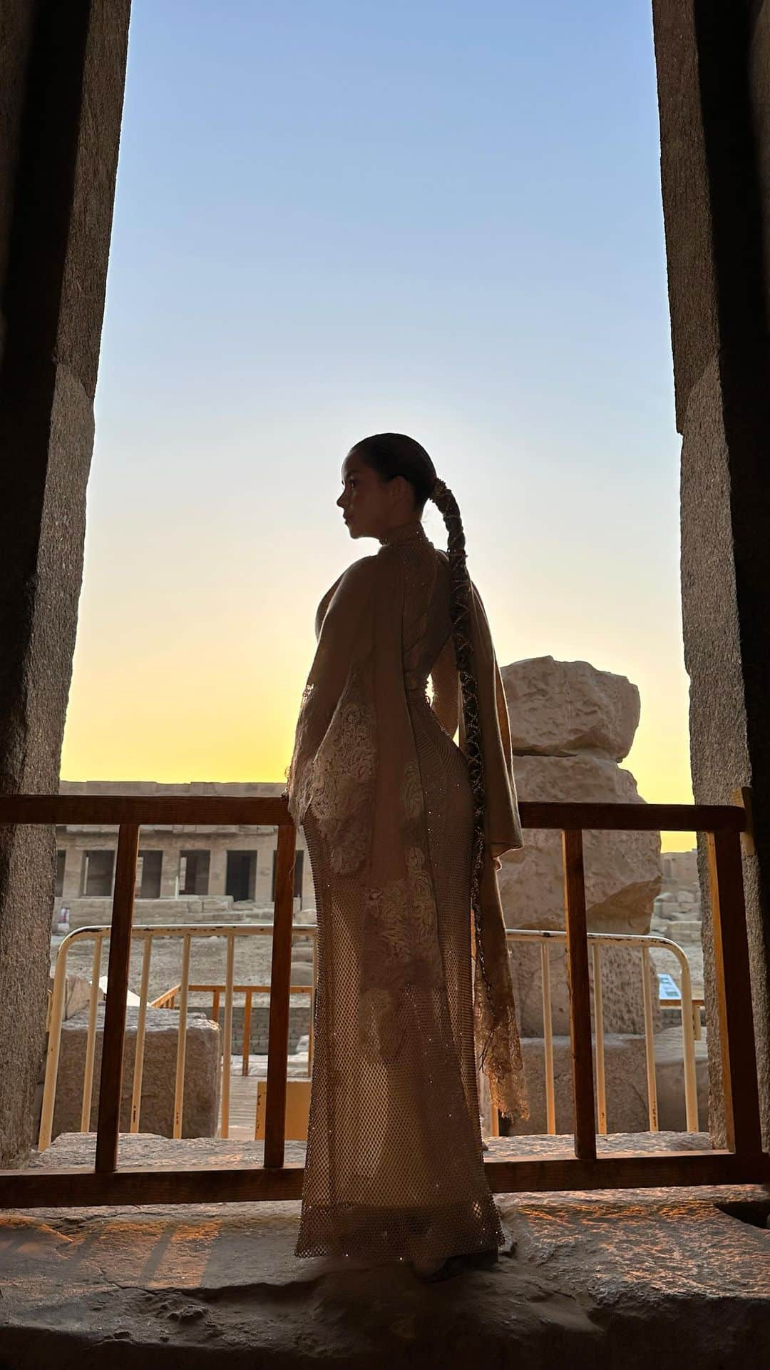 デミ・ローズのインスタグラム：「The Temple of Amun-Ra from Dusk till Dawn 🌙🌞」