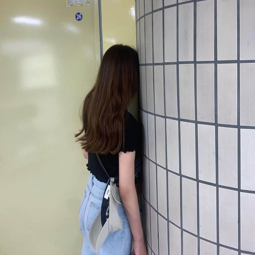 ぐんじりなさんのインスタグラム写真 - (ぐんじりなInstagram)「. . 기억 속 깊은 곳에 숨읍시다. . .」1月25日 8時10分 - topokki_nusumigui