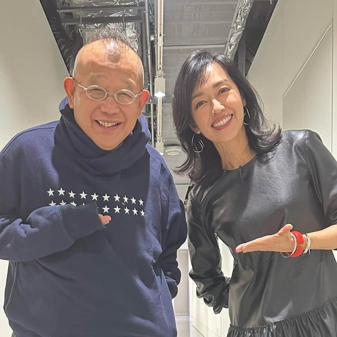 早見優さんのインスタグラム写真 - (早見優Instagram)「With Japanese rakugo and comedian, actor, Shofukutei Tsurube II.  He has such a kind and gentle heart! Recently I was invited as a guest on his TV show, Sekai Gyoten News.  Always a delight to see him! He reminds me a bit of one of the gods from #shichifukujin 😊  #shofukuteitsurube #japanese #comedian #actor #sevengods #ebisu  #笑福亭鶴瓶 #七福神 #仰天ニュース #gyoten」1月25日 15時21分 - yuyuhayami