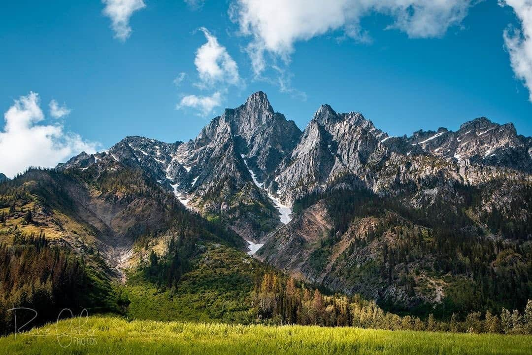 Ricoh Imagingのインスタグラム：「“Bit of a throwback to my other holiday this year, the Canadian Rockies! ⁠ The Mountains in the Canadian Rockies are regarded as one of the most beautiful in the World, and while I haven't seen a whole lot of other mountain ranges, I can't say I'm ever left BC/Alberta and felt disappointed.” . . . ⁠📸 taken by @renefisher_photography  . . . 📸 taken with: Pentax K3 Mark III and Pentax HD 16-50mm F2.8ED PLM AW⁠ .⁠ .⁠ .⁠ #ig_landscape #dream_spots #visual_heaven #landscapephoto #landscape_lover #natgeoadventure #earthexperience #majestic_earth #discoverglobe #landscapelover #landscapehunter #natgeoyourshot #epic_captures #splendid_earth #earth_portraits #beautyofnature  #nakedplanet #roamtheplanet #fantastic_earth  #marvelous_shots #worldplaces #beautifuldestinations #natgeotravel」