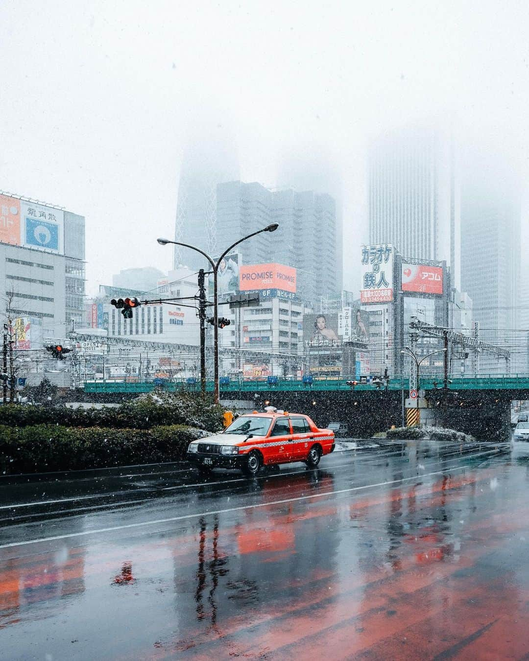 山口功貴のインスタグラム：「The time it snowed in Tokyo despite being spring🌨️」