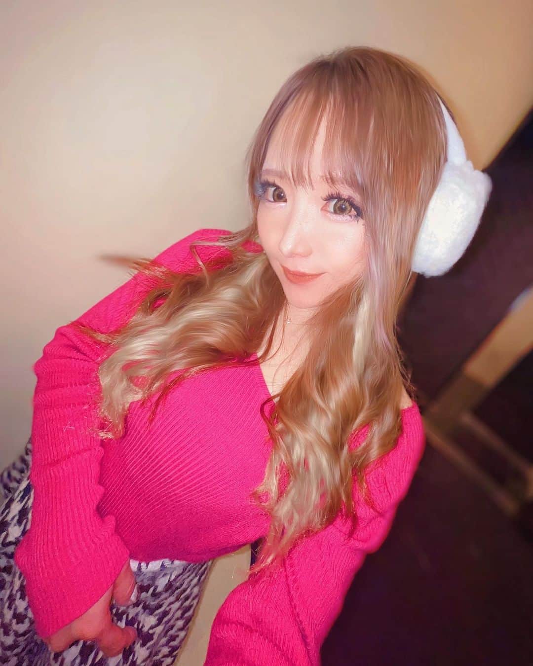 のインスタグラム：「. . うぎゃー❤️❤️❤️ 10年振りぐらいに友達とギャルメイクしてみたヨ❤️笑 . . 昔から知ってくれてる人は こっちのあんちゅの方がしっくりきますよねw . 戻っちゃおうかなwww . . .  #gal #ギャル #ギャルメイク #ギャル復活 #平成ギャル #令和ギャル #28歳  #アラサー女子 #アラサーギャル #egg #小悪魔ageha #懐かしい #青春 #instagood  #likeforlikes #followme」