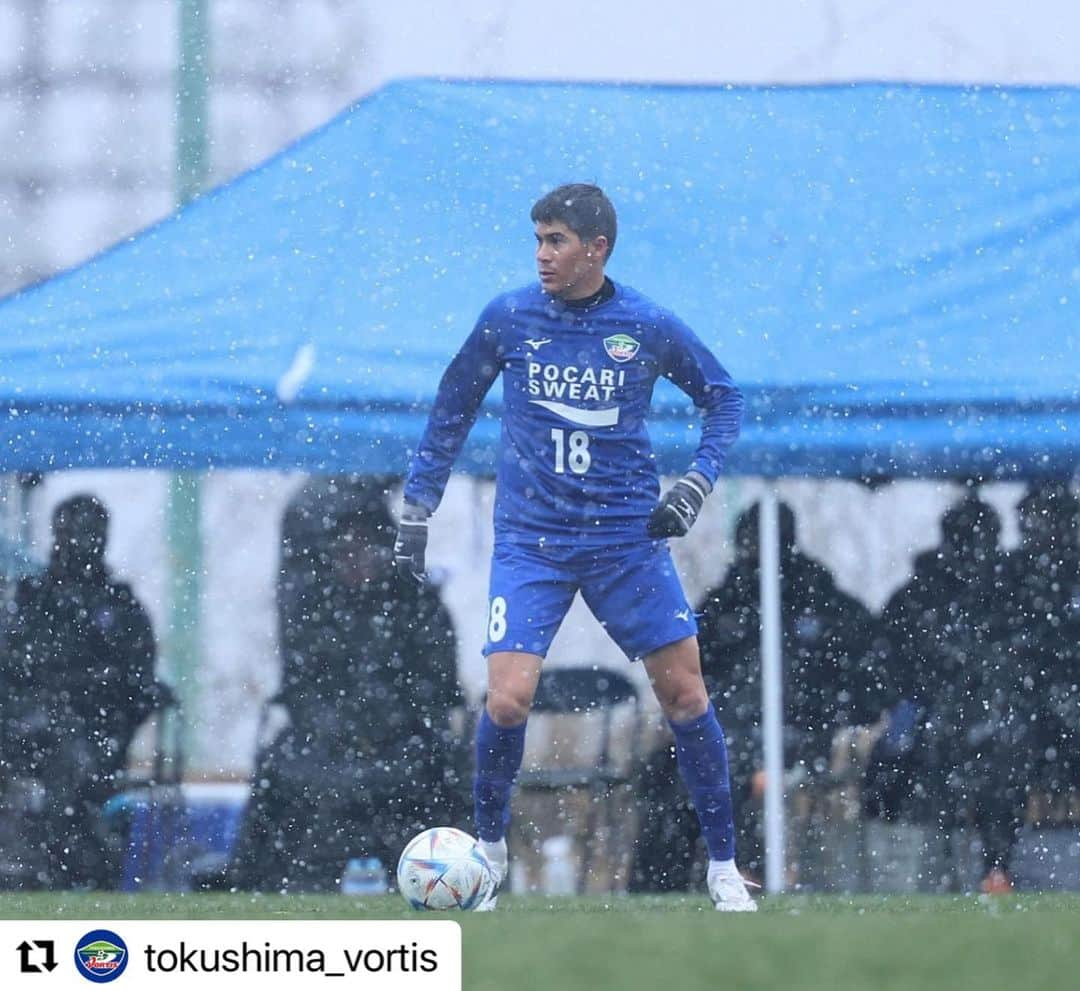 エウシーニョのインスタグラム：「Pré temporada ⚽️🔵⚪️🟢」