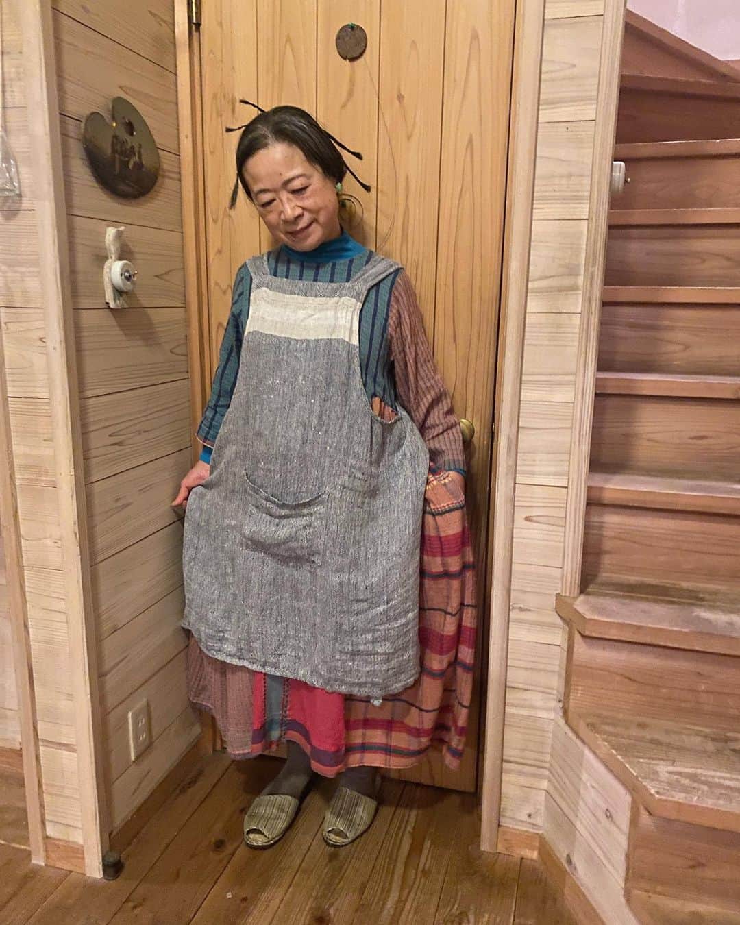 松本野々歩のインスタグラム：「お待たせしまたした #みじゃコーデ　ファンの皆さま！笑  まだお会いしたことない方に メッセージを送ったところ 投稿が　母の写真ばっかりだった時期で 「結構年上の人だったんだな」と思ってた と言われる事件がありました  遠目に見たら ほぼ一緒ですが  母です  美和子です 10年くらい前かな 当然「ミジャと呼んでほしい」 と本人が言いだしてから  なんだかんだ 定着するもんですね  #みじゃコーデ @mijasanno ←アカウント作っちゃった！」