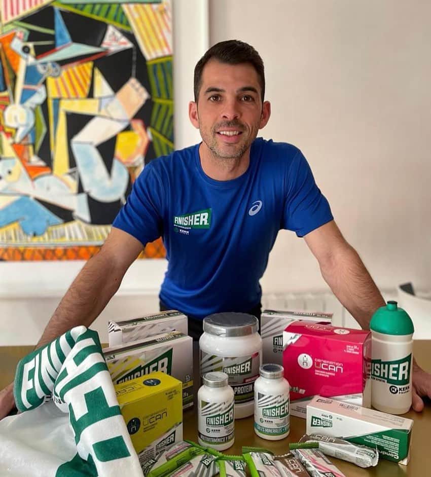ビクトル・サンチェス・マタのインスタグラム：「Preparando la @maratobarcelona con los mejores @finisher_es  conseguiremos bajar de las 3h? 🏃🏻」