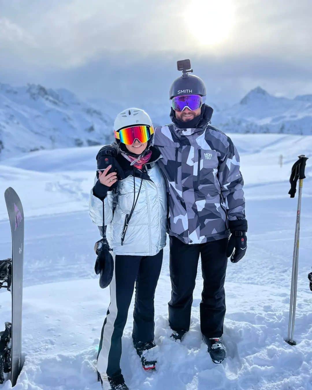 トニア・コーチのインスタグラム：「Thanks @jordanadammaycock for treating me to my first ever skiing/snowboarding holiday!!! I cant believe how insane this is!!!!   #tignes #mountains #snowboarding #skiholiday」
