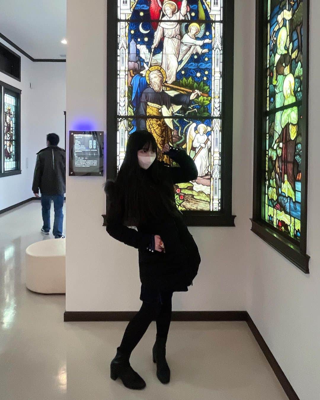帝子さんのインスタグラム写真 - (帝子Instagram)「両親のお誕生日を掛川で過ごしました💠 なぜ掛川かというと私がどうしても掛川花鳥園に行きたかったからです。私欲  #ステンドグラス美術館  #掛川駅  #つまごいリゾート  #謎記念撮影」1月25日 16時06分 - soraimuteiko