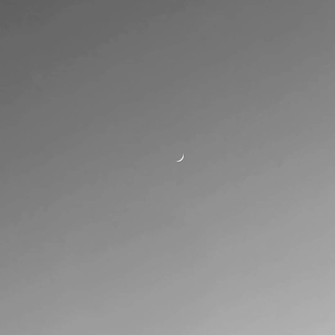 のインスタグラム：「🌙」