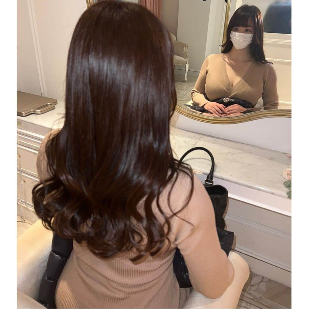 歩りえこさんのインスタグラム写真 - (歩りえこInstagram)「ヘアサロン💇‍♀️ ーーーーー 残り1名❣️  2/5歩りえこ はなまる撮影会 私服＋水着  各部14000円 下記のリンクからご予約お待ちしております🥰 撮影だけでなくお喋りだけでも大歓迎 です♪ お申し込みはこちらから💁‍♀️ https://hanamaru-photo.com/article/12243.html (リンクはストーリーとTwitterから飛べます) ⁡ ※平日の開催はございません ⁡ ーーーーーーーーー ⁡ 🌸【特典画像４３カット付き】歩りえこ１ｓｔ写真集デジタル完全版　スフィア Kindle版 amzn.to/3yytQ6n ⁡ ◆歩りえこオフィシャルファンクラブ  fanclove.jp/club/riekoayumi (1月にDMMさんに切り替わります) ⁡ お仕事や案件のお問い合わせ ↓ riekoayumi@gmail.com ※お名前、会社名、概要、電話番号お願い致します。 (メールはスタッフの返信/SNSのDM返信不可です🙇‍♀️) ⁡ #歩りえこ #グラビア撮影 #グラビア自撮り部 #グラビア #熟女 #推しのいる生活 #推し #アラフォー  #熟女グラビア #彼女感 #美魔女 #美魔女好き #グラビア好きと繋がりたい #グラビア好き #熟女モデル #熟女好き #熟女巨乳 #巨乳 #童顔巨乳 #モデル #モデル募集 #モデル撮影 #モデルハウス #夏 #夏服 #夏コーデ #水着 #水着コーデ」1月25日 16時54分 - riekoayumi