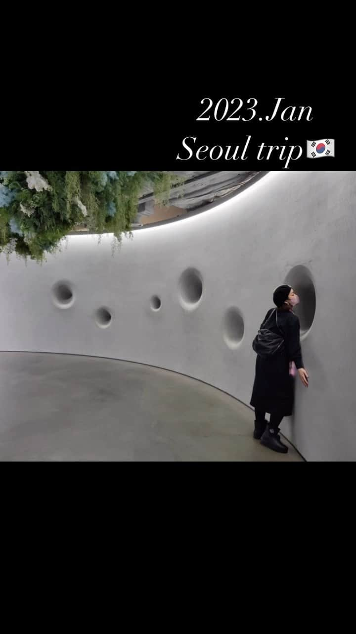 丹羽麻由美のインスタグラム：「2023.Jan Seoul trip🇰🇷 BTS編💜  母がARMYで色々と回りました✨ これで今回のソウルまとめは終わりです。 ご覧いただきありがとうございました😆  #서울 #서울여행 #Seoul #seoultrip  #韓国　#韓国旅行  #BTS #반탄소년단 #hybeinsight #hybe #bts聖地 #バンタン  #인천공항 #仁川空港 #이차돌 #카페휴가 @hyuga1531  ヒュガの店員さんすごくいい人だった🥺🙏감사해요💜」