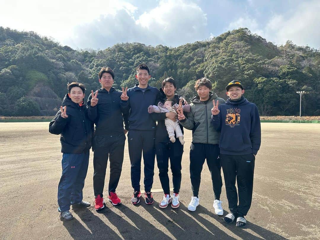 戸郷翔征のインスタグラム：「・ ・2023自主トレ終了 ・ ・とても充実した日々を過ごせました！ ・ ・今年も沢山の方々のお陰でいい自主トレになりました！ ・ありがとうございました🙇‍♂️ ・ ・」
