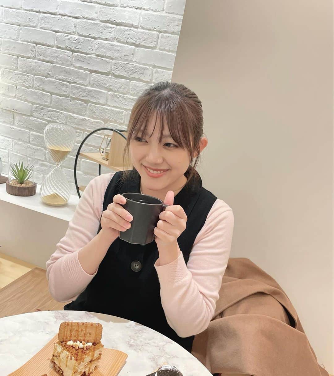 田谷菜々子のインスタグラム：「寒いな〜❄️⛄️🌙 ロータスクッキー美味しいよね🍪」