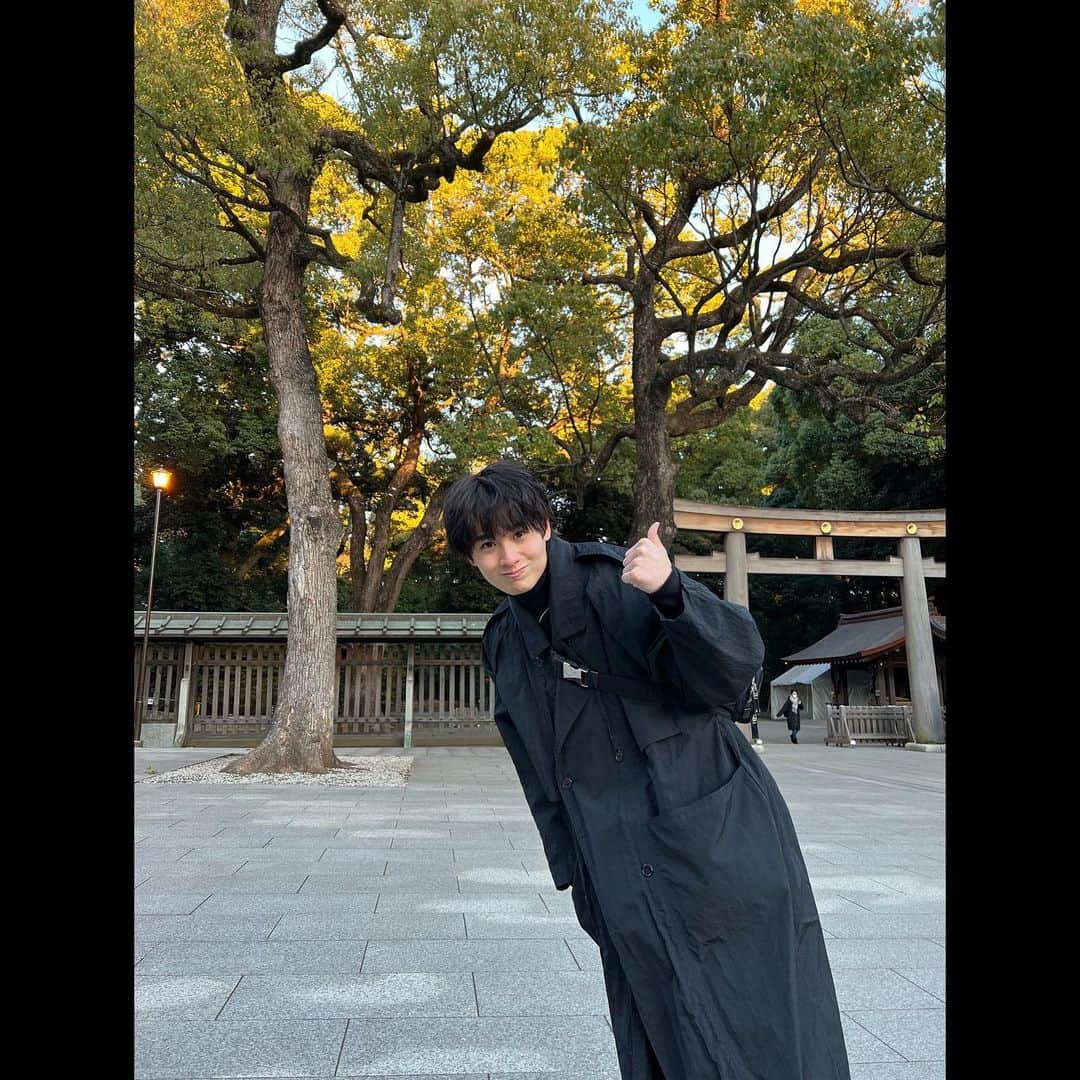 黒田昊夢のインスタグラム：「遅めですが、初詣行ってきた！！  #明治神宮」