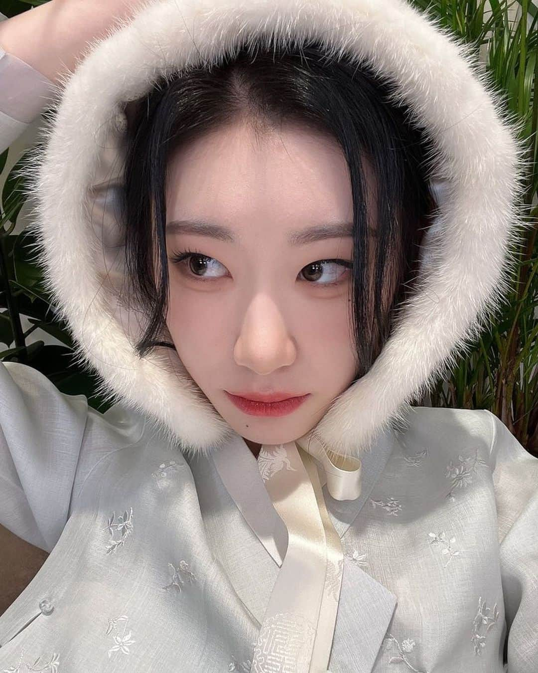 チェリョンさんのインスタグラム写真 - (チェリョンInstagram)「stay warm everyone 🤍❄️」1月25日 19時56分 - chaeryeongs.itzy