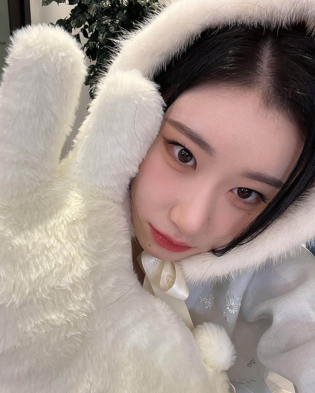 チェリョンさんのインスタグラム写真 - (チェリョンInstagram)「stay warm everyone 🤍❄️」1月25日 19時56分 - chaeryeongs.itzy