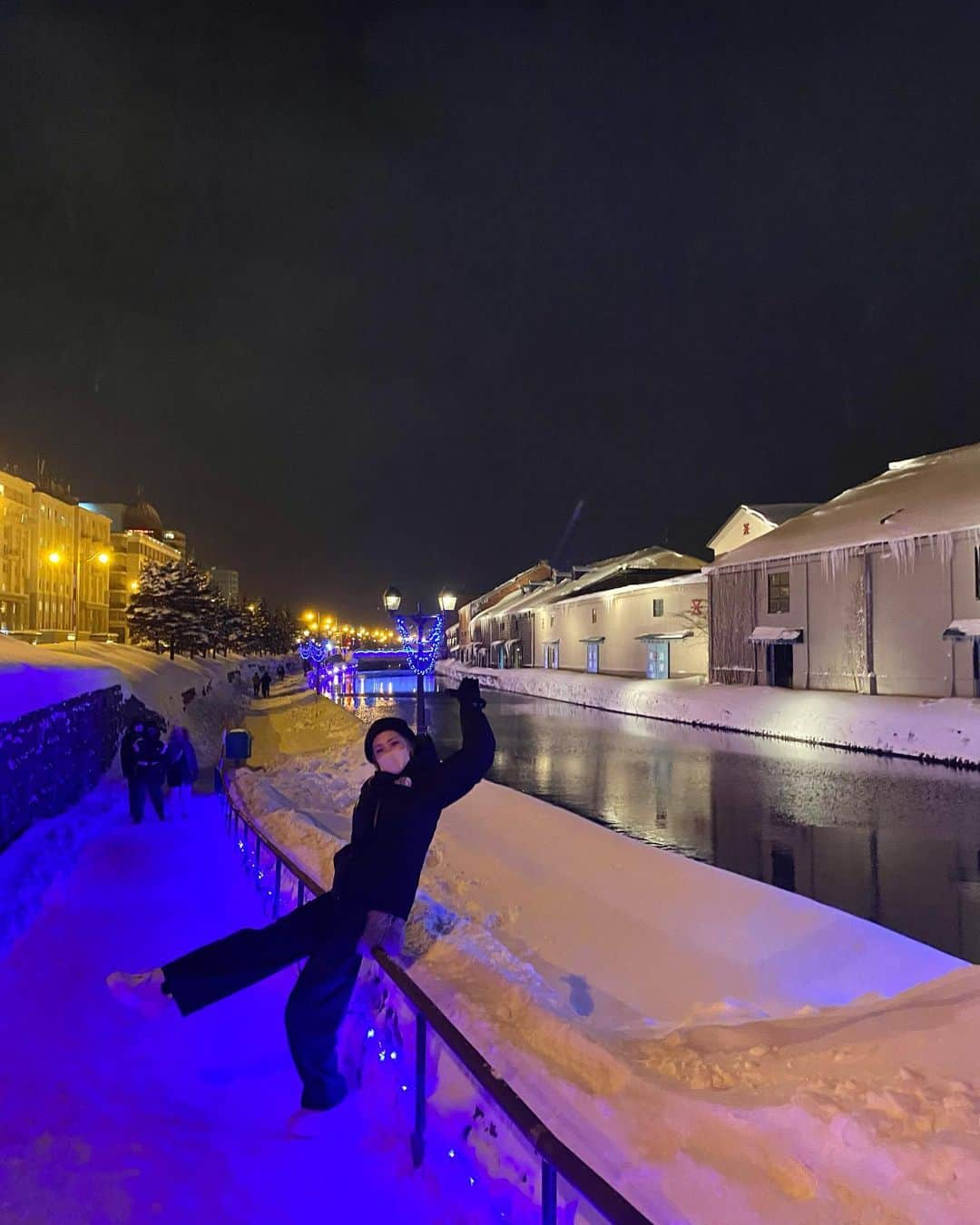 遠藤彩香さんのインスタグラム写真 - (遠藤彩香Instagram)「−7℃の世界❄️素敵っ  理解できなかったけど、 痛い寒いってゆーかんじ、、☃️  飲んでも飲んでもすぐさめる！  今日の寒波わ予行練習済みすぎて 全く問題なっしんぐ！うぇ〜い  #北海道#小樽#小樽運河#銀世界#マイナス空間」1月25日 20時14分 - endo_ayaka