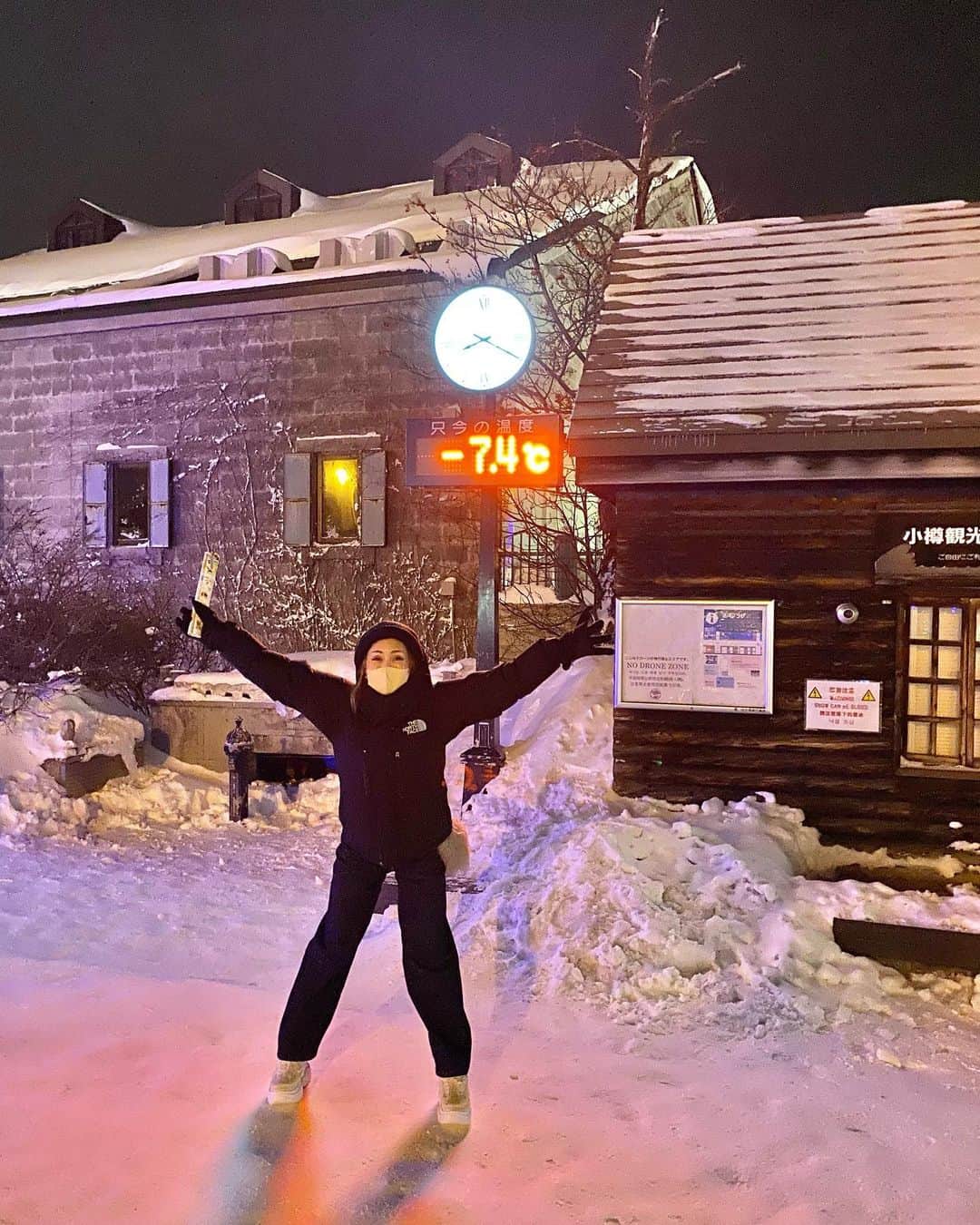 遠藤彩香さんのインスタグラム写真 - (遠藤彩香Instagram)「−7℃の世界❄️素敵っ  理解できなかったけど、 痛い寒いってゆーかんじ、、☃️  飲んでも飲んでもすぐさめる！  今日の寒波わ予行練習済みすぎて 全く問題なっしんぐ！うぇ〜い  #北海道#小樽#小樽運河#銀世界#マイナス空間」1月25日 20時14分 - endo_ayaka