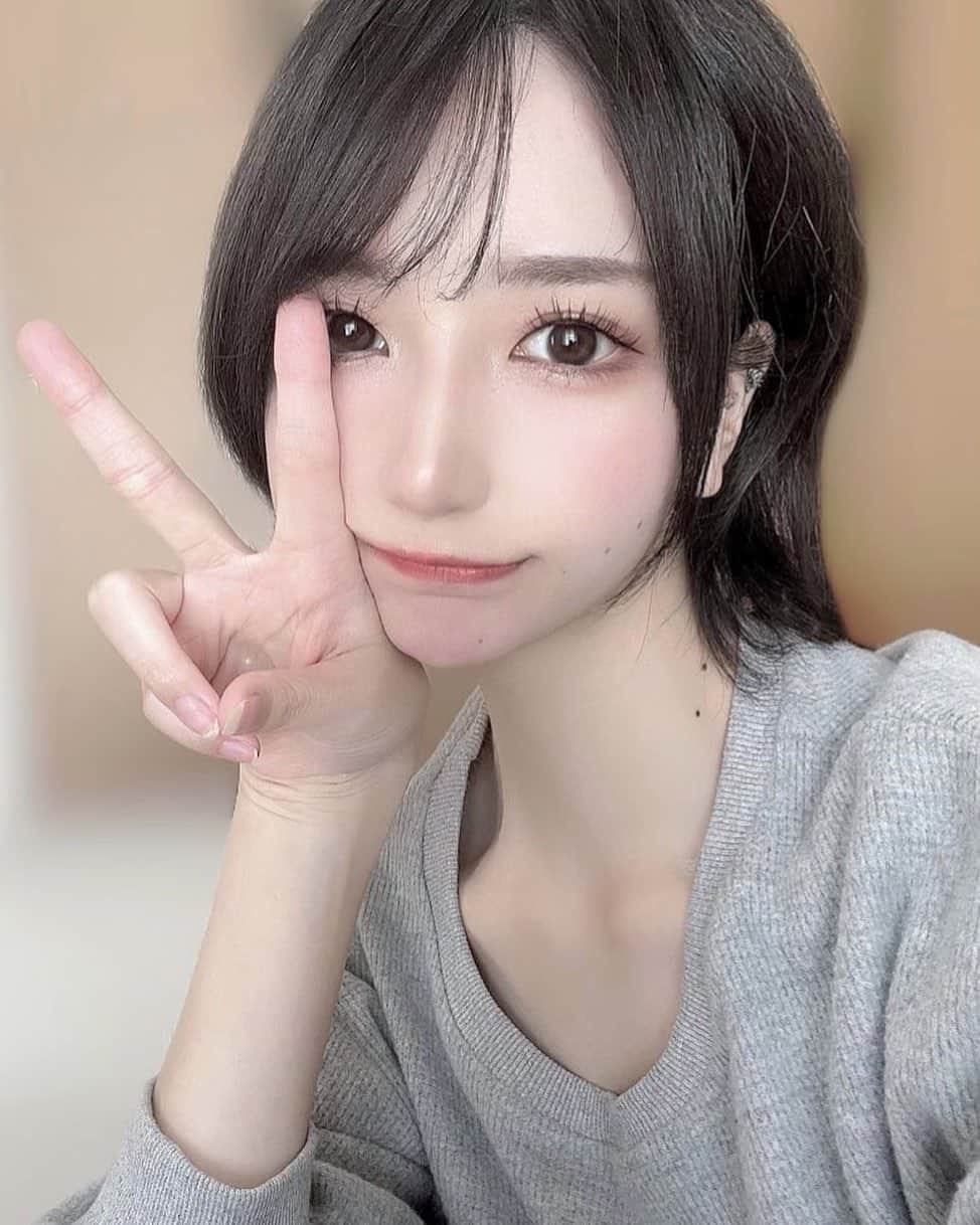 帆乃花のインスタグラム：「✌︎⚆.̮⚆︎︎︎︎✌︎  #載せる写真 #本当にない #撮り溜めでごめんね」