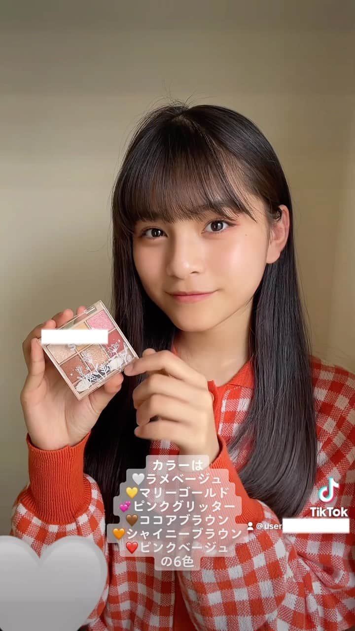 のインスタグラム：「ニコラ2月号ふろく紹介！  発売中のニコラ2月号のふろくはSONAチップつき6色メイクパレット！  メイク初心者さんも上級者さんも使いやすいブラウン系アイシャドウ🤎このパレットで大人顔が完成しちゃう！  ニコラ2月号とこのふろくがゲットできるのもあと少し！ぜひゲットしてねー！🫶🏻💞  #有坂心花 #ニコラ #nicola #ニコラ2月号発売中 #sona #ソナ #コスメパレット #メイクパレット」