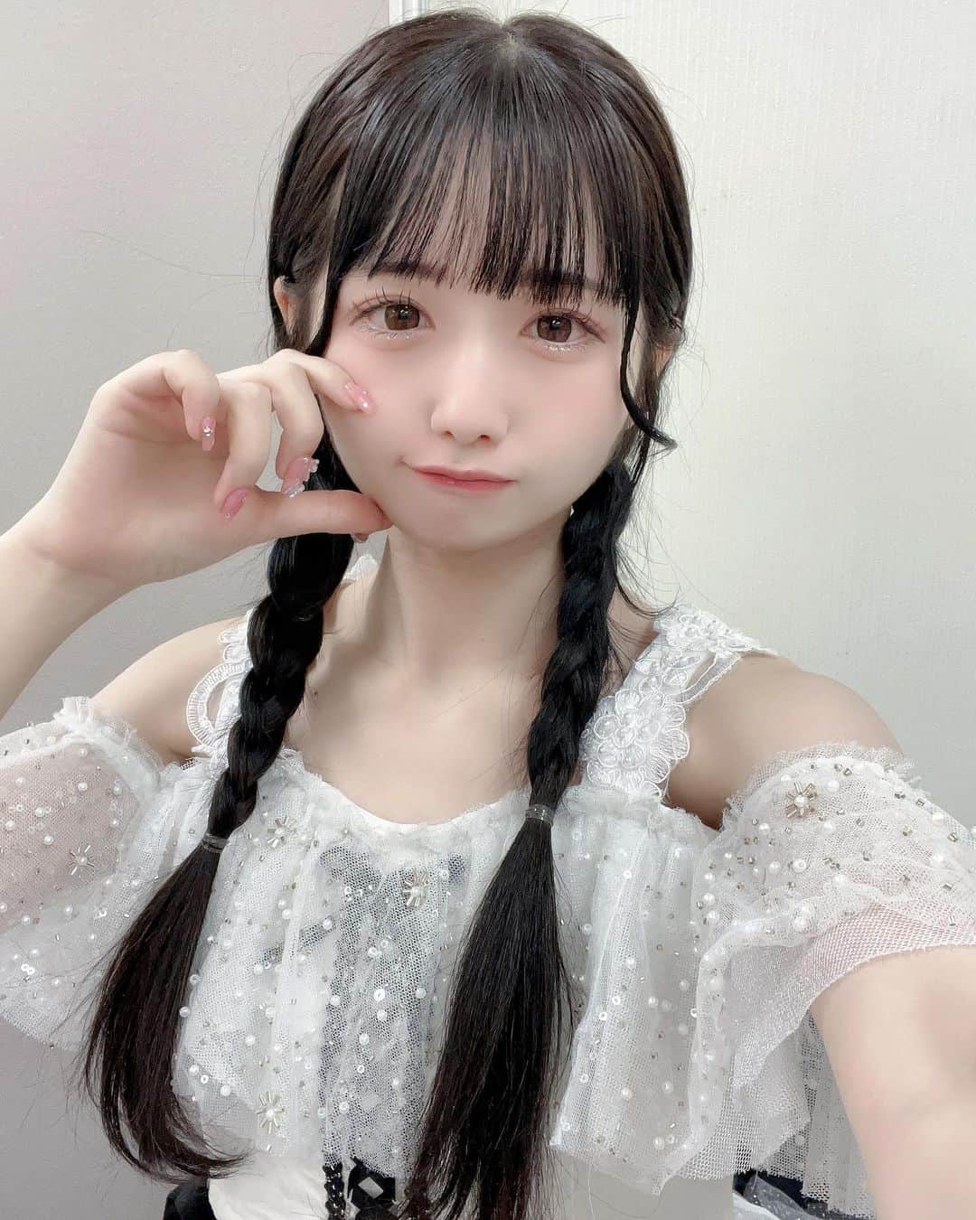 のインスタグラム：「まつ毛ー！ 今月も @_chuuuky さん♡  先月より長くしてもらいました！写真撮ったときにまつ毛がしっかり見えてかわいいい‪^_−♡‬  今月もありがとうございます🥺♡」