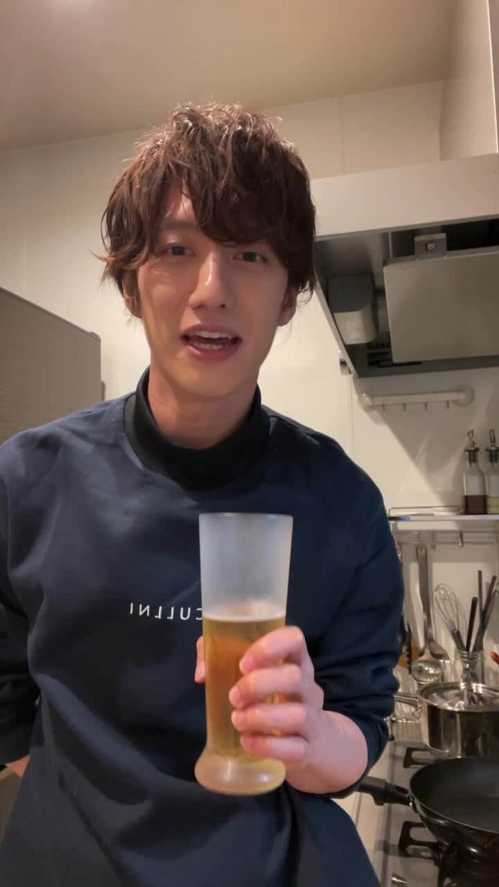 水田航生のインスタグラム：「遅れてきたお正月インライ！ご覧くださりありがとうございました！！今回もキッチンからお届けしましたー笑 楽しかったー！！アーカイブ残しますんで、暇でしょーがない時見てやってください！！2023年もよろしくお願いします🙇」