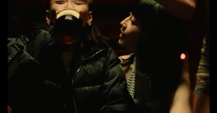 柚月瀬那のインスタグラム：「OGYB out now👀💋  @smoke_0g  @yellowbucks_tttg  @spikeyjohn_records   大好きなはなしゃんキャスティング @lilhoneyprincess 🥰  hair by @romp_satoru   一生思い出に残る撮影🫶🏻 なんてったって推しとお仕事する夢叶って、こんなかっこいい作品に携われたから🙏🏻✨去年からずーっとお仕事できるように頑張る！て宣言してたからまさか去年のうちに達成できて幸運かよナノ🙇🏻‍♀️2023年も頑張る💪🏻 - Music Video Staff -   Director｜Spikey John  Cinematographer｜Seiya Uehara Camera Chief｜Koichi Kitamura Asisstant Cameraman｜Tokiya Nakane Lighting Director | Keisuke Ikeda Lighting Assistant｜Hikaru Wakui Casting｜LILHONEYPRINCESS Production Staff ｜Masashige Ueno , Sukeatsu Nakamachi , Shotarou Sugiyama , t.k , lil soushi . Haruki Furukawa . Minami Nakamura . Ikuma Takeshita Production Manager｜Yusuke Sekiguchi Producer : Kioshi Walter  Produced by GROUNDRIDDIM Special thanks to Club Harlem」