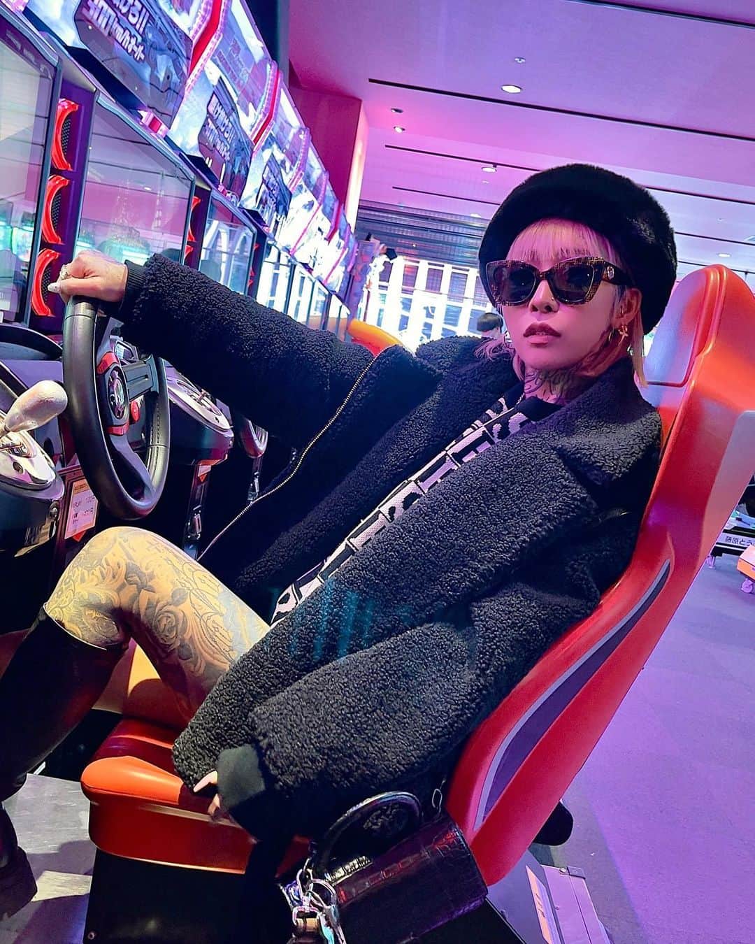 泉麻那のインスタグラム：「.  お台場デート🎮🔫♥️ 私のリズムのなさが伺えます🥰」