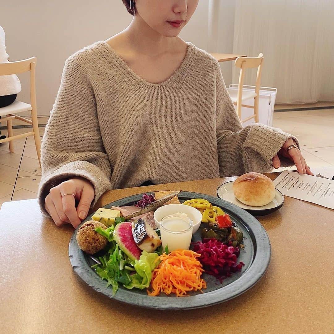 くっきーのインスタグラム：「. アンディウォーホルキョウト に さとちゃん( @tal_sato )と行ってきた🌿  #アンディウォーホル #アンディウォーホルキョウト #京セラ美術館」