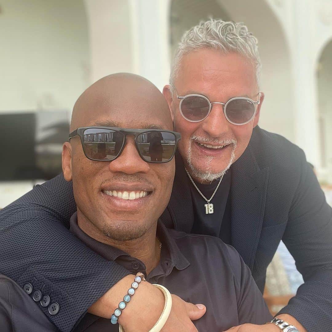 ディディエ・ドログバのインスタグラム：「Ciao Idolo @roberto_baggio10  My smile says it all 😍」