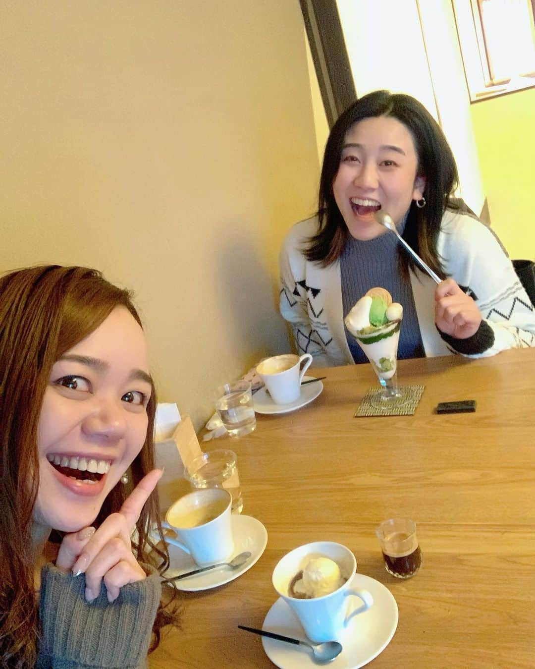 星吹彩翔のインスタグラム：「⁡ ⁡ ⁡ 少し前に、かけると久しぶりにゆっくり会えました😊🍵✨ ⁡ ⁡ 共感すること 刺激を受けること ほんまいっぱいでずっと喋ってられる あっという間に時間過ぎててびっくりした！ ⁡ かけると話してて、場所は違えど びっくりするぐらい同じこと思ってたり感じてたりで そんな存在って貴重やなぁと改めて😌✨ ⁡ よー笑って楽しすぎた☺️🧡 また会おね〜🌈 ⁡ ⁡ ⁡ #風馬翔 ちゃん　#かける #宙組時代からのソウルメイト #共に同じ目標の2023年🐰 #コーヒーぜんざいって初めて食べた #大寒波 #昨日も今日も銀世界❄️ #ほんまに寒すぎる #あたたかくしてお過ごしくださいね🍀 ⁡」