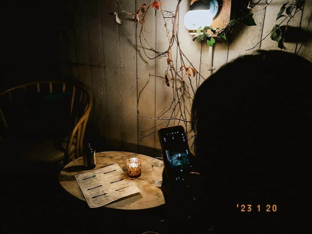 ベンジのインスタグラム：「💙🎊🎂Happy Birthday my love🎂🎊💙  “You can live to be a hundred if you give up all the things that make you want to live to be a hundred.” – Woody Allen”  -Benji Bae」