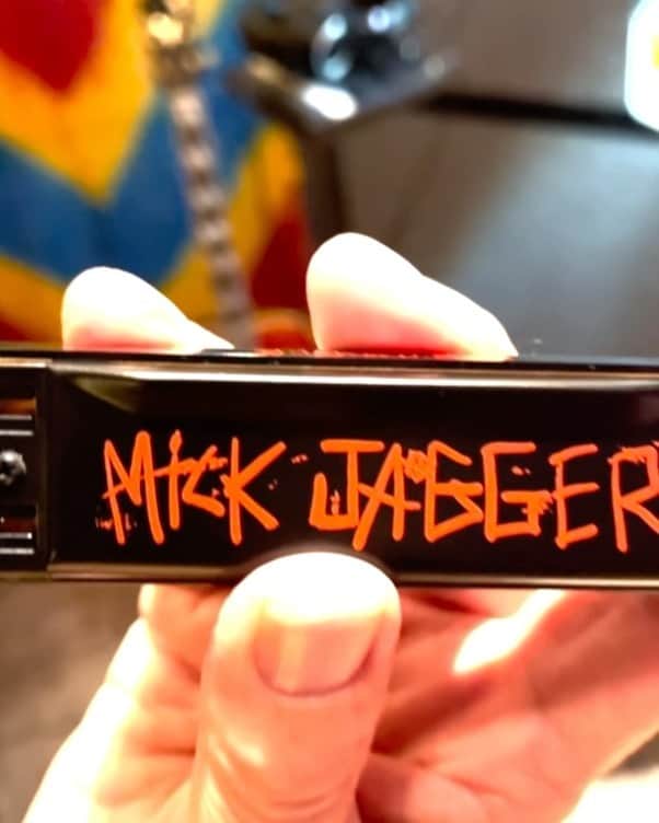 ミック・ジャガーのインスタグラム：「Always loved Lee Oskar harmonicas and now I’ve been lucky enough to collaborate with them on a harmonica of my own.  @whynowmusic @leeoskarharmonicas」