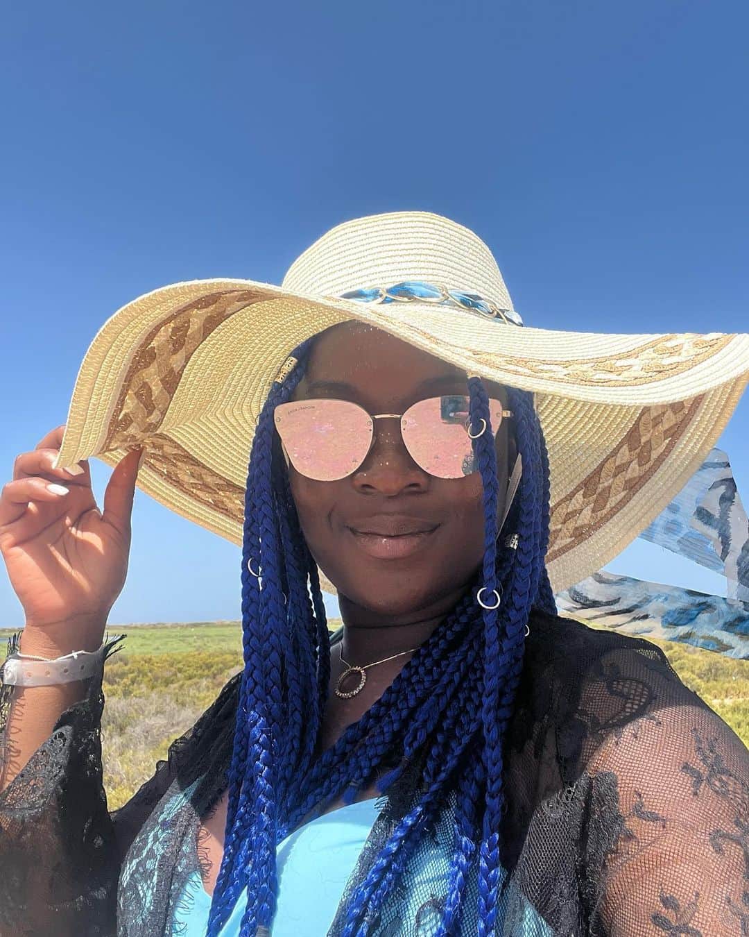 イレタ・シレテさんのインスタグラム写真 - (イレタ・シレテInstagram)「Throwback to vacation summer 2022☀️ A while ago I admit but let me be in vacation again with my best friend @antoine__4 #twin  • • • #vacances #vacation #monastir #beach  #sun #ocean #laughoutloud #bestfriends #twinbro #smile #black #skaters #beauty #blackbeauty #joy #life #love #fun #tunisia #tunisie」1月26日 4時14分 - yretha_slt