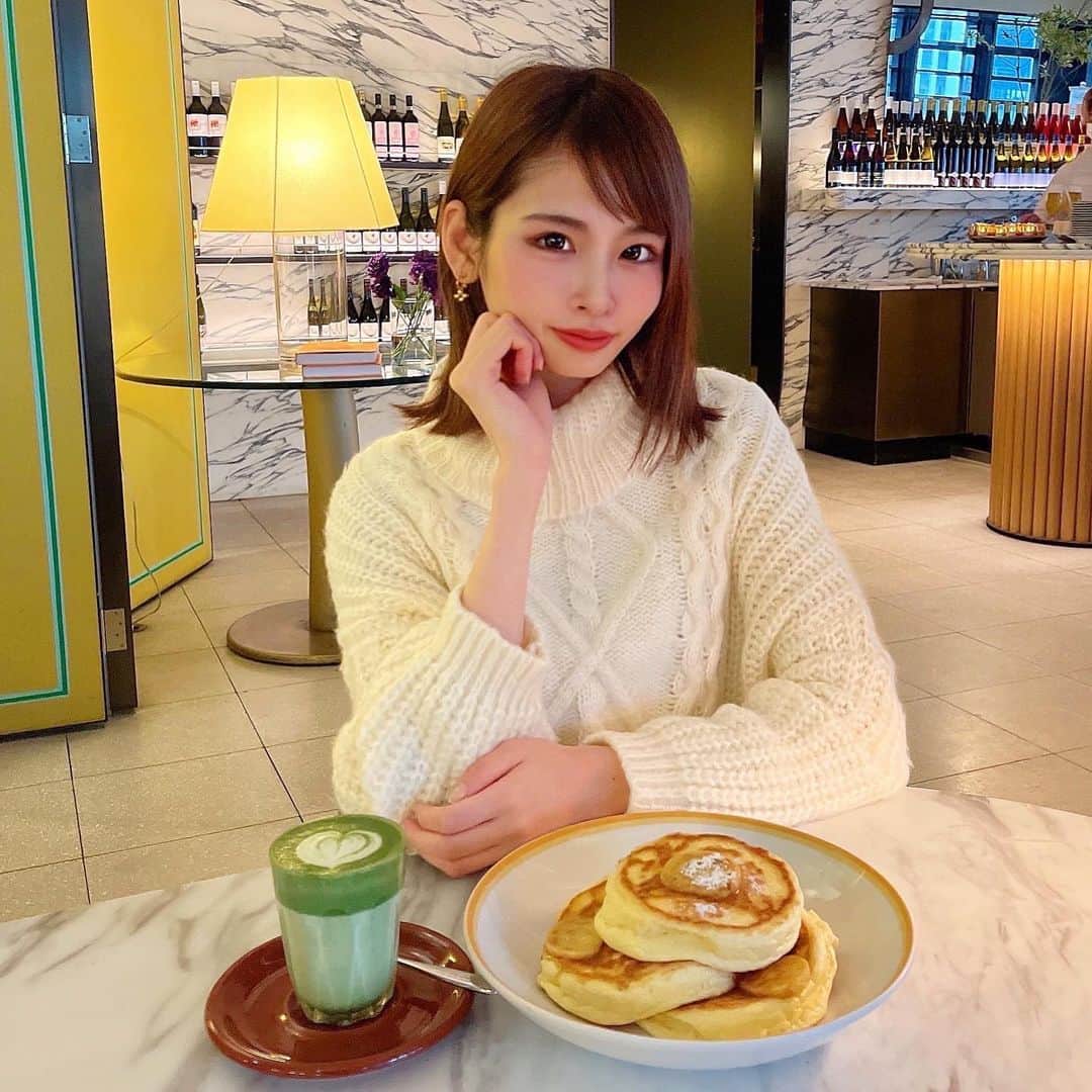 ひなぴーまるのインスタグラム：「今日も寒いね💦皆様、温度さの体調と路面お気をつけ下さい😥寒いから最近ニットばかりだーーー。  ２枚目の写真は昨日行ったチョコザップ！ジムなのに体温めの機械があるから冷え性対策に試してみたよ😁 月額たった税込み3,278円で24時間ジム通い放題。 @chocozap_official  →首都圏・大阪・愛知を中心に200店舗以上!  また24時間営業ってのが最高！  #chocoZAP」
